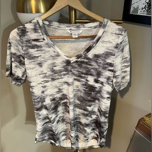 Athleta Breezy Scoop V-Neck Tee